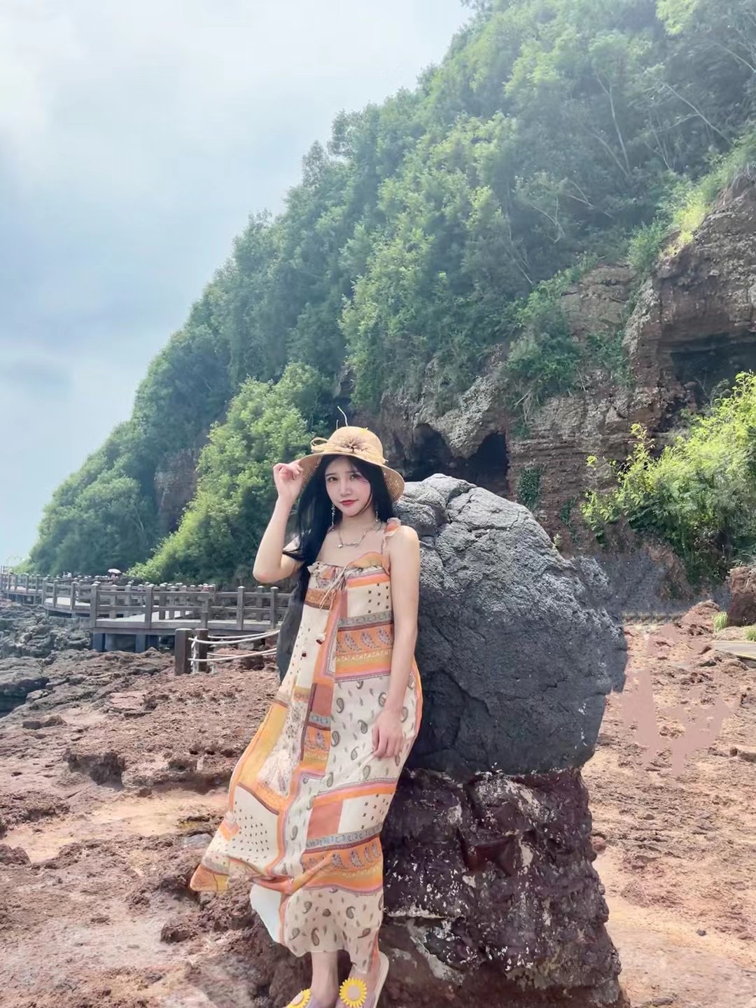 卖衣服兼职小妹妹